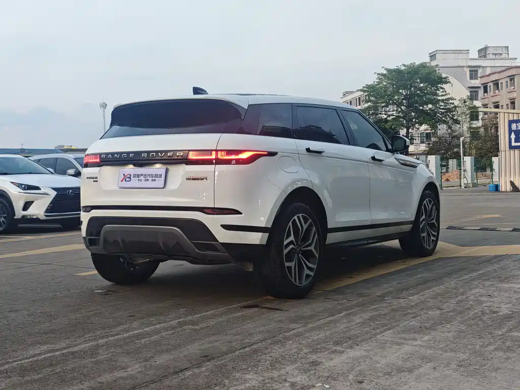 Land Rover Evoque 2023 — фото 5