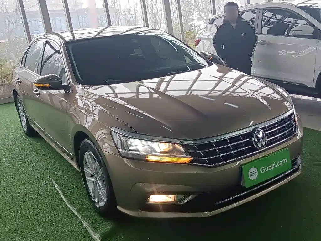 Volkswagen Passat 2017 — фото 22