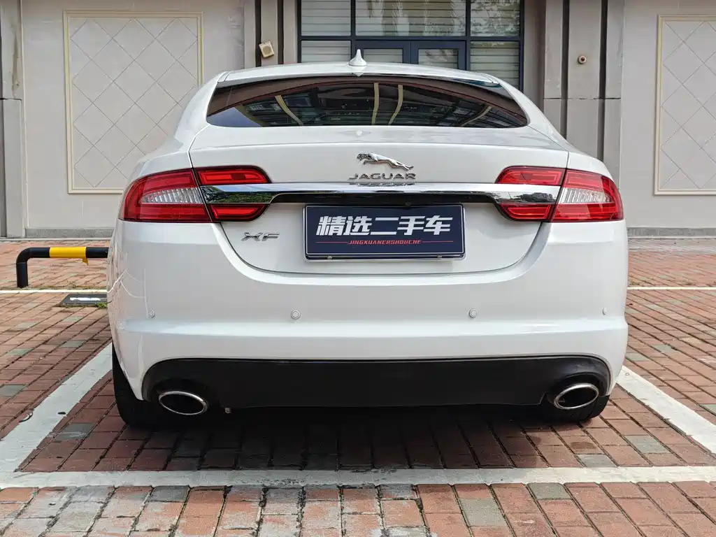 Jaguar XF 2016 — фото 15