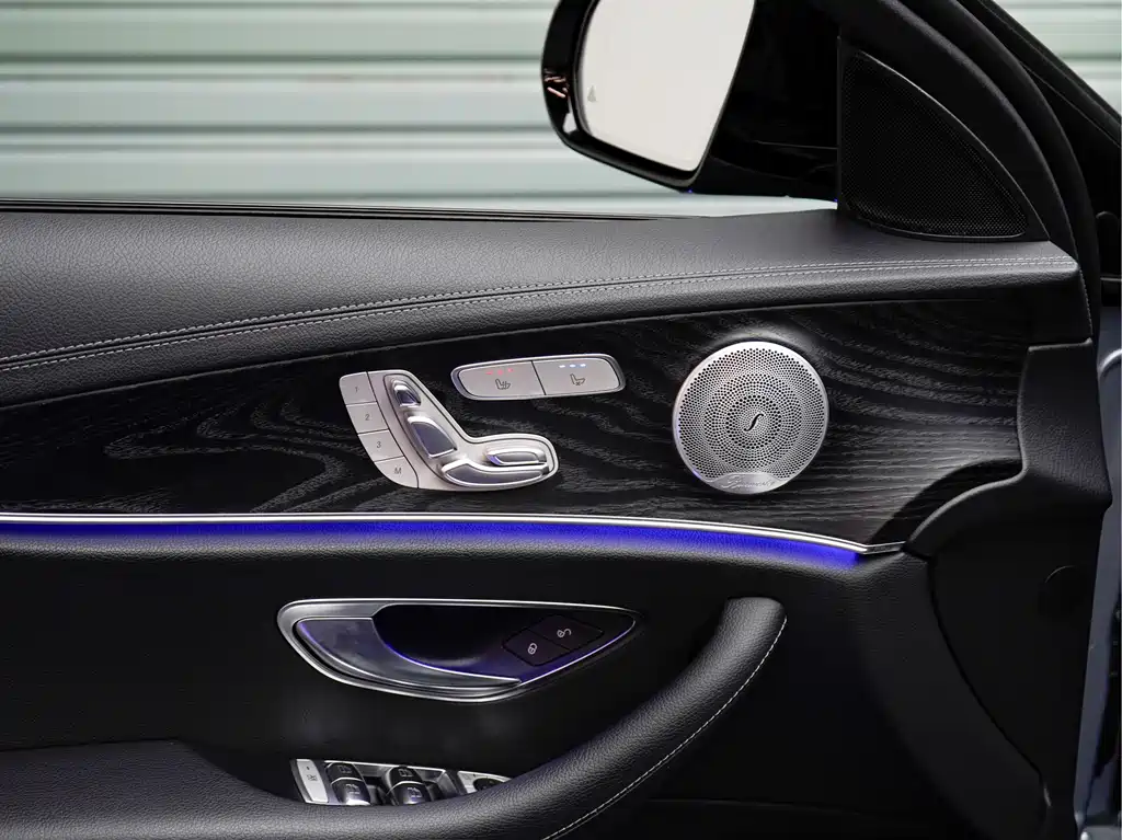 Mercedes-Benz E-Class 2020 — фото 13