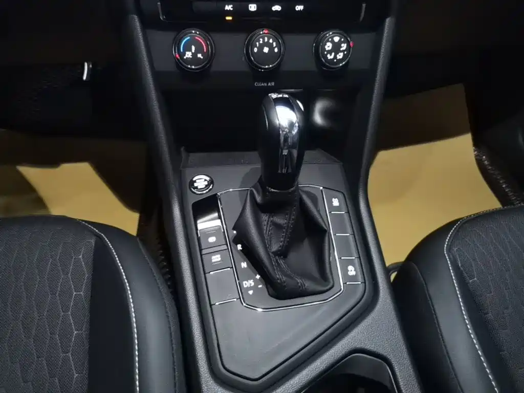 Volkswagen Tiguan L 2018 — фото 14