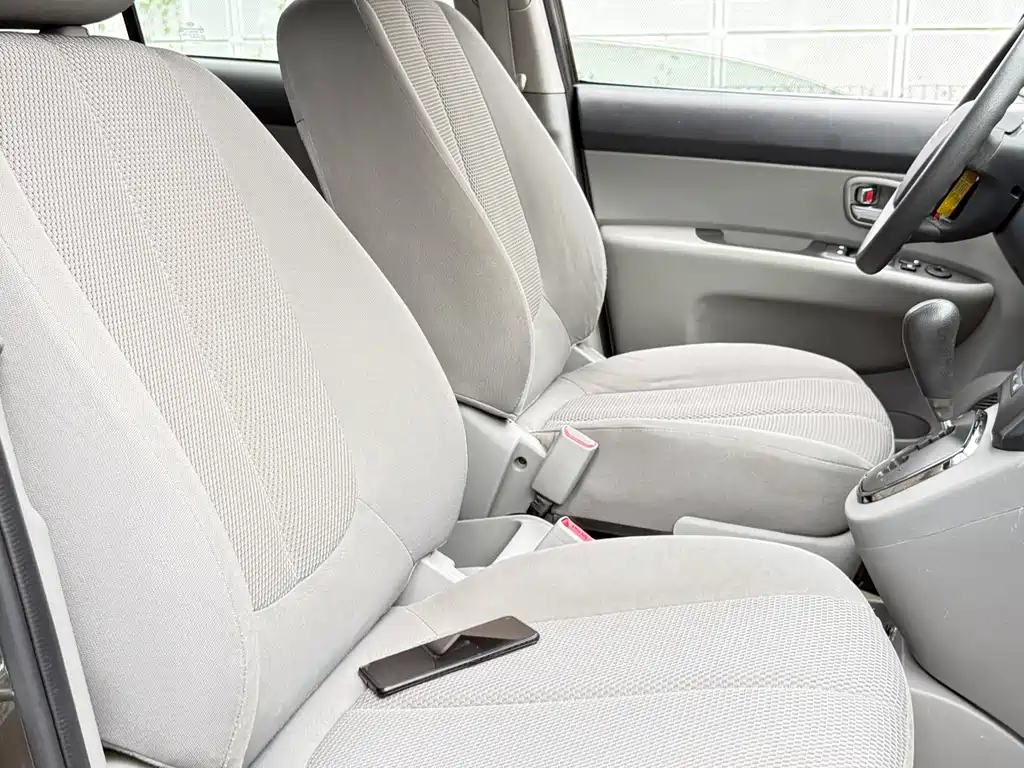 Kia Carens 2011 — фото 12