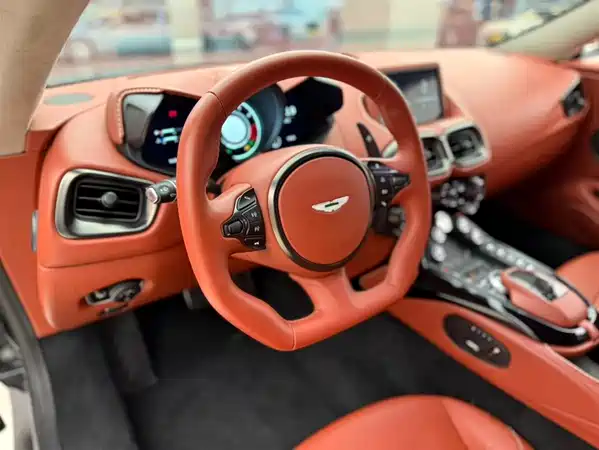 Aston Martin V8 Vantage 2018