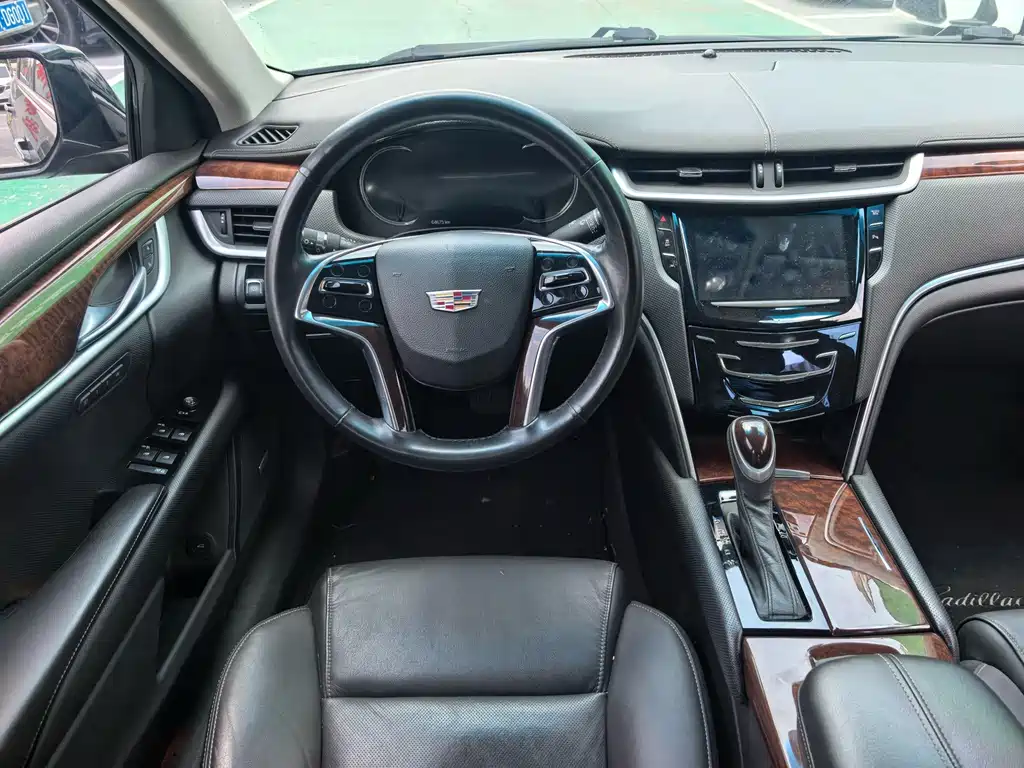Cadillac XTS 2017 — фото 10