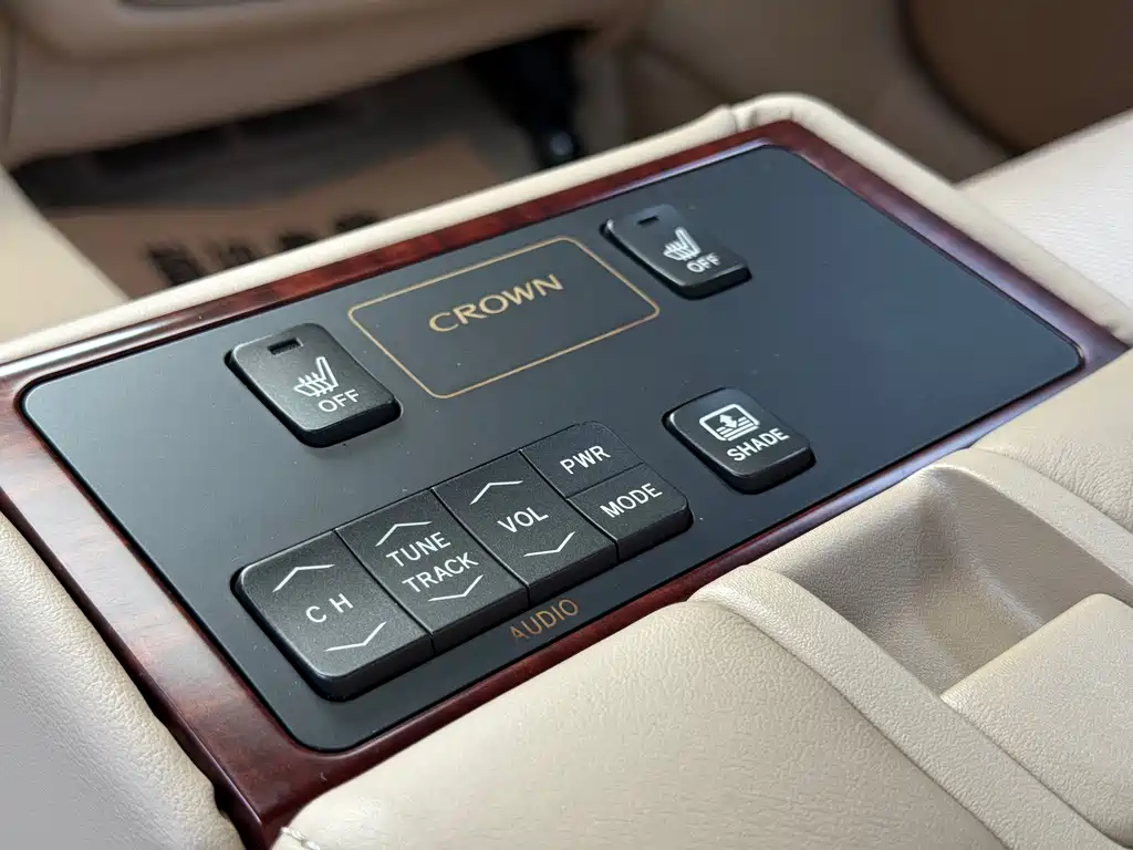 Toyota Crown 2011 — фото 21