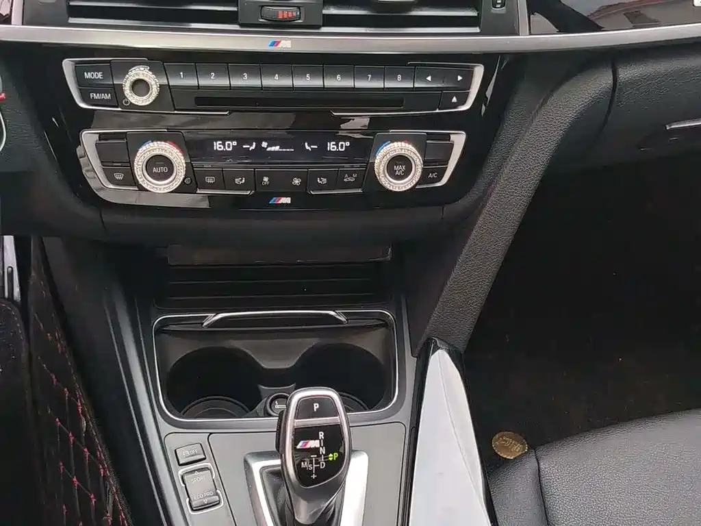 BMW 3 Series 2017 — фото 13
