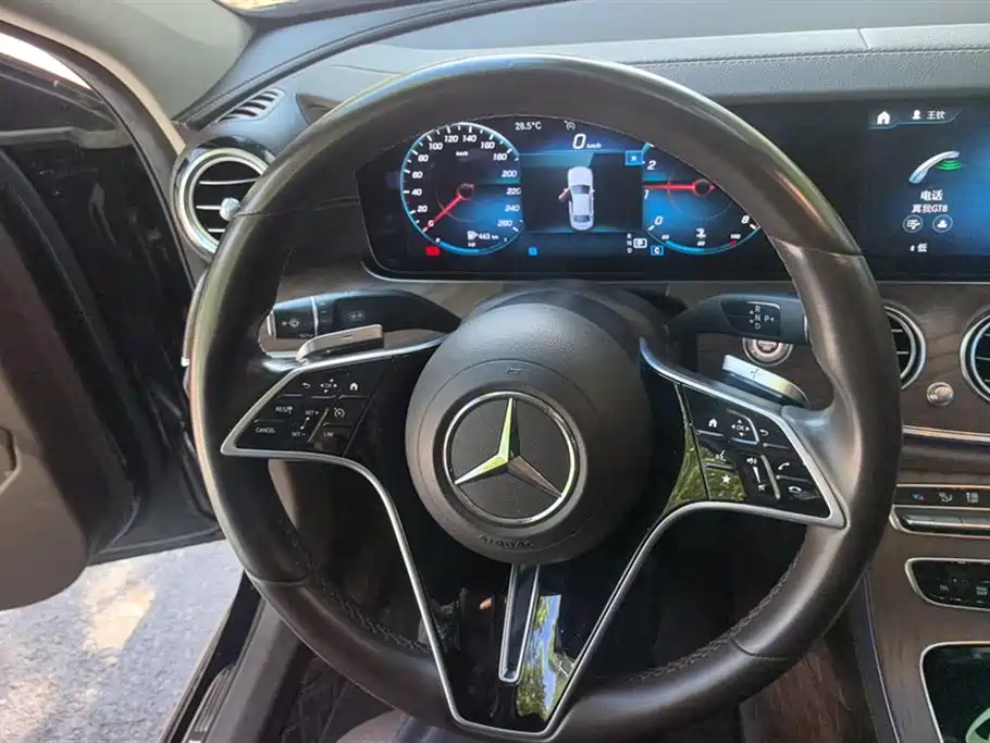 Mercedes-Benz E-Class 2020 — фото 15