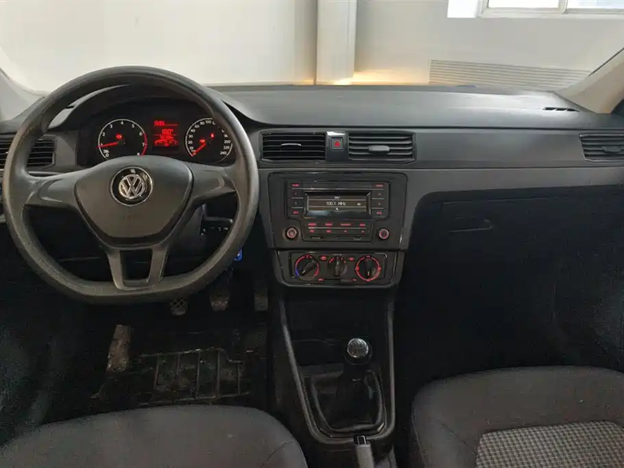 Volkswagen Santana 2018 — фото 12