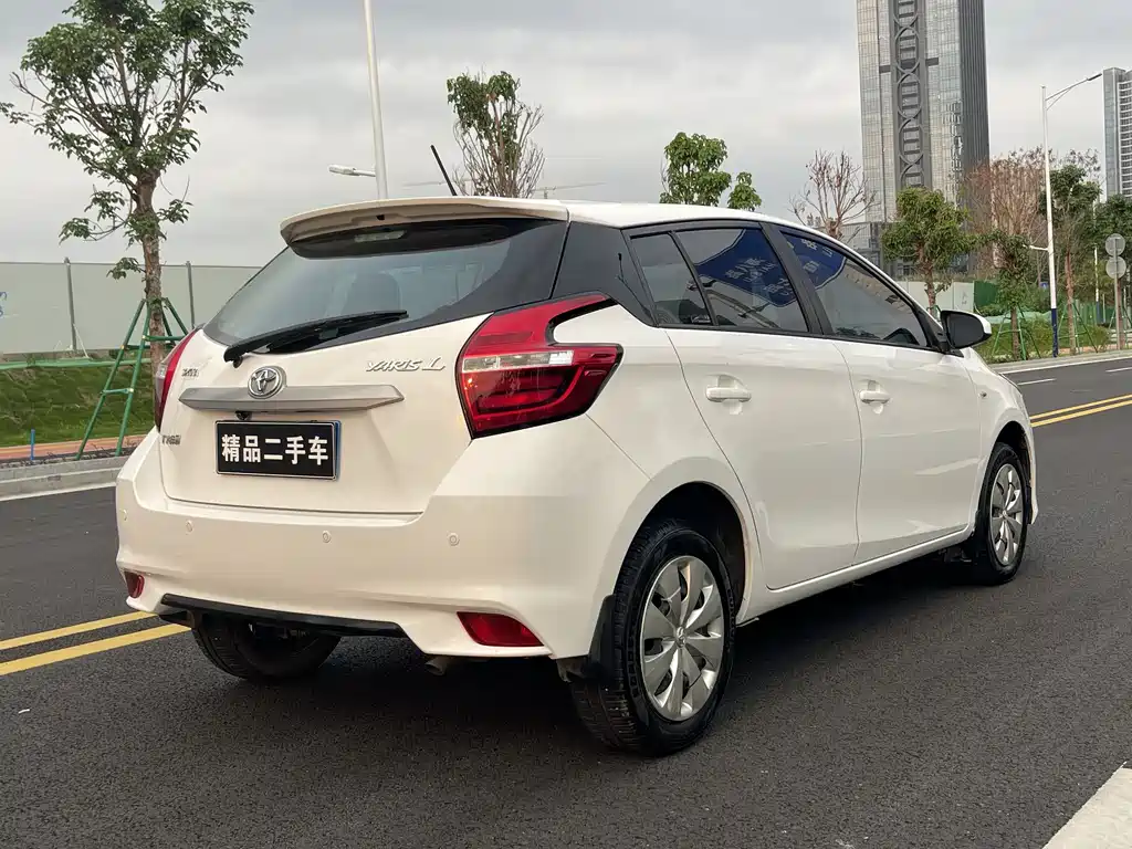 Toyota Yaris L 2020 — фото 21