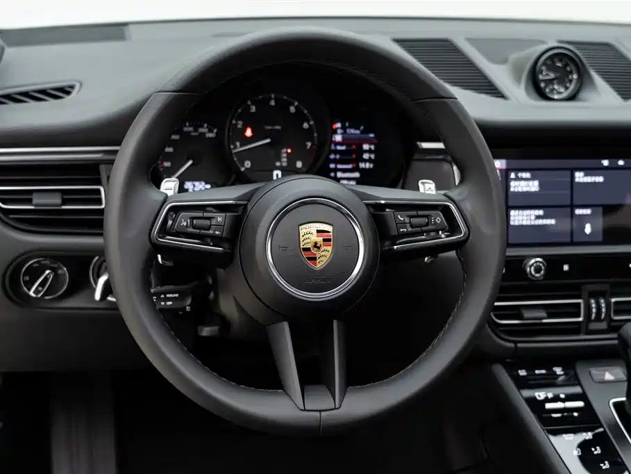 Porsche Macan 2023 — фото 11
