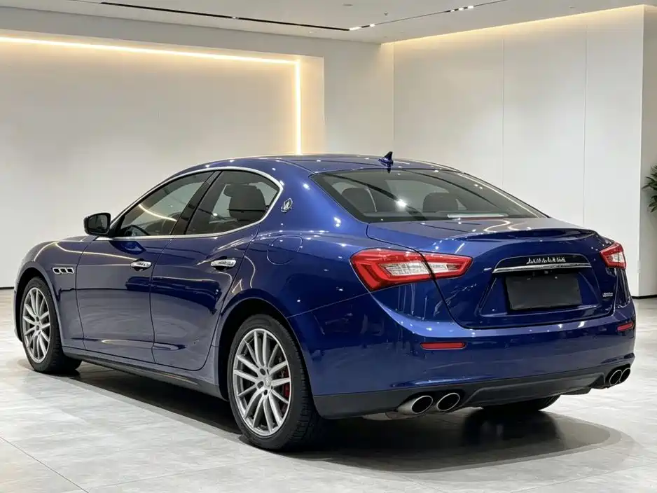 Maserati Ghibli 2016 — фото 9
