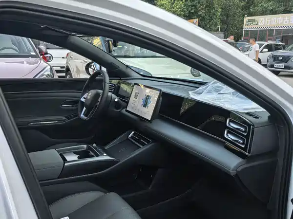 BYD Qin L 2026