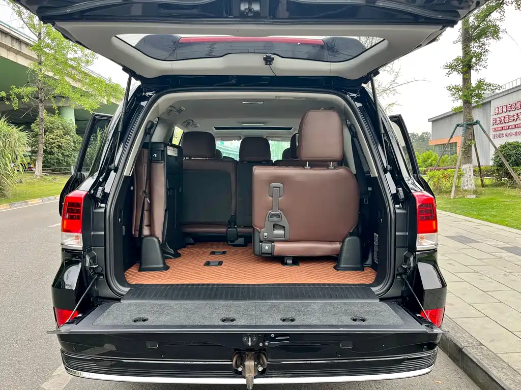 Toyota Land Cruiser 2019 — фото 16