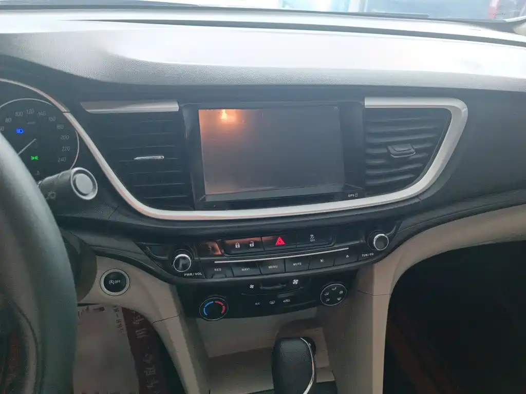 Buick Excelle 2016 — фото 11