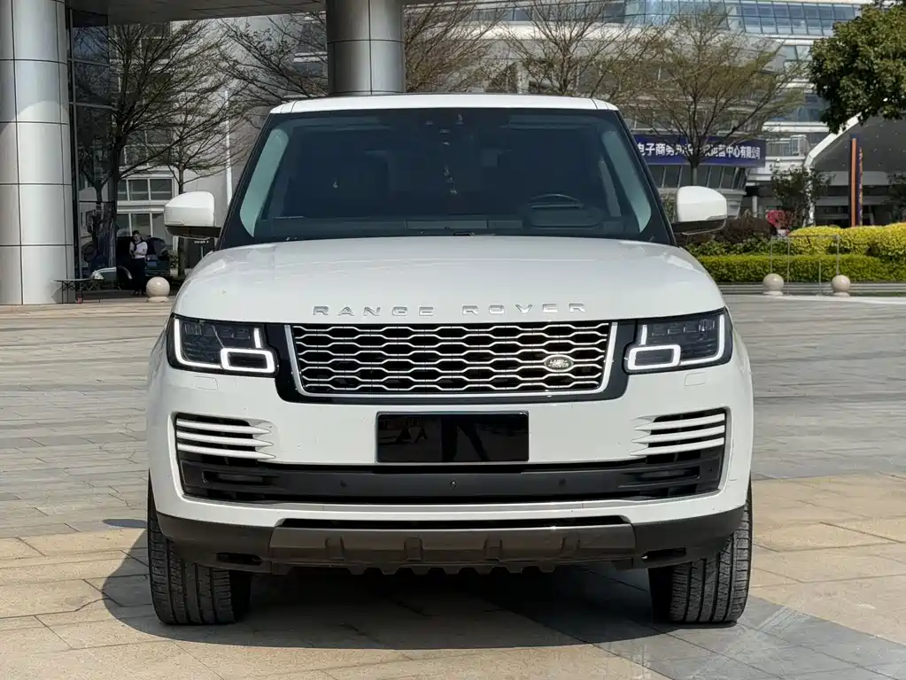 Land Rover Range Rover 2020 — фото 2