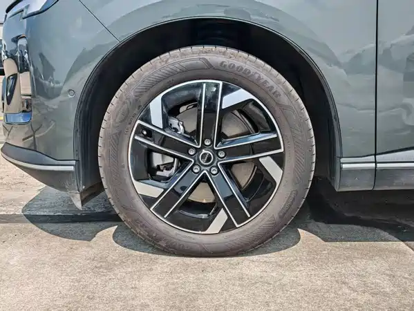 Volvo XC70 Plug-In Hybrid 2025