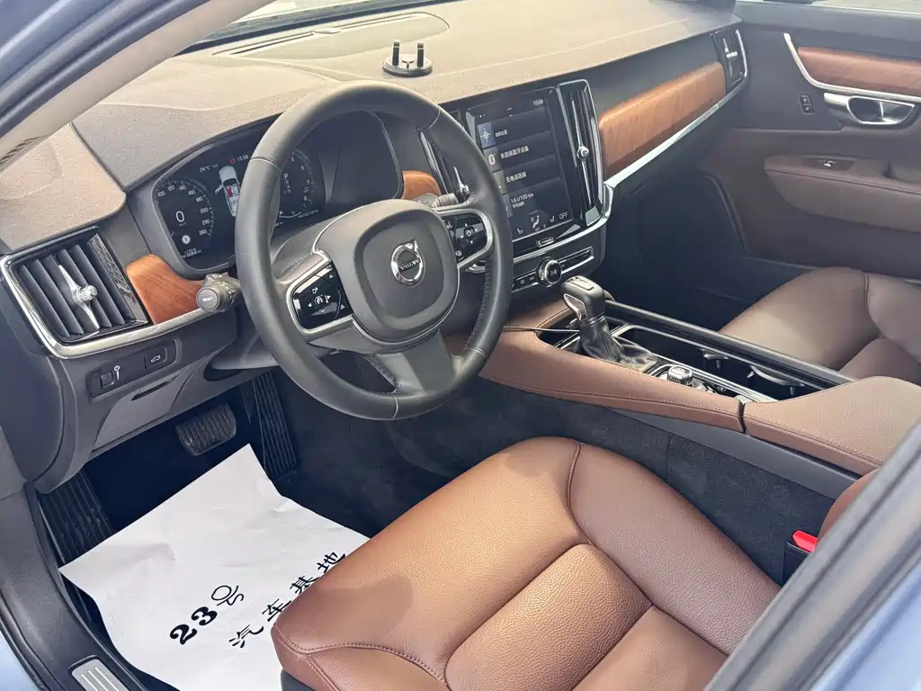 Volvo S90 2018 — фото 16