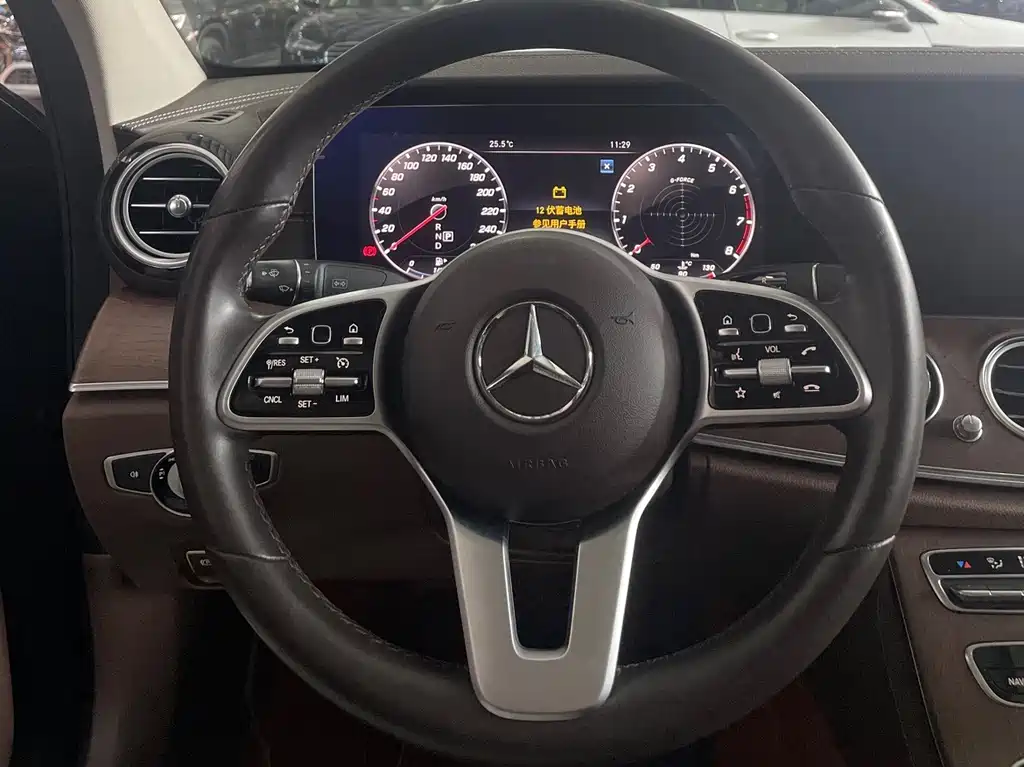Mercedes-Benz E-Class 2020 — фото 14