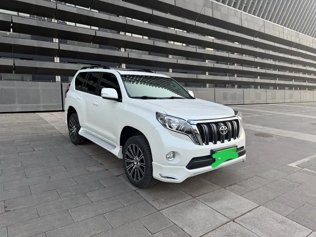 Toyota Prado 2017 — фото 3