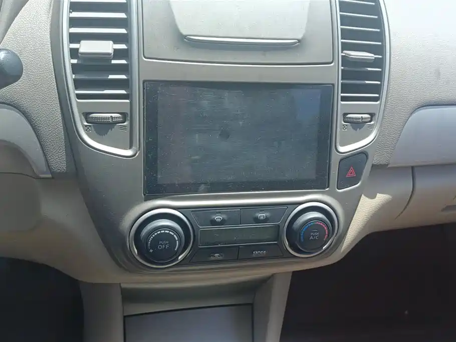 Nissan Sylphy 2016 — фото 13