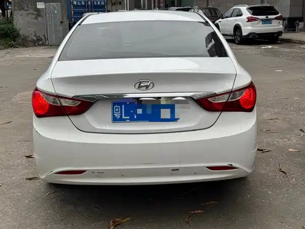 Hyundai Sonata 2011