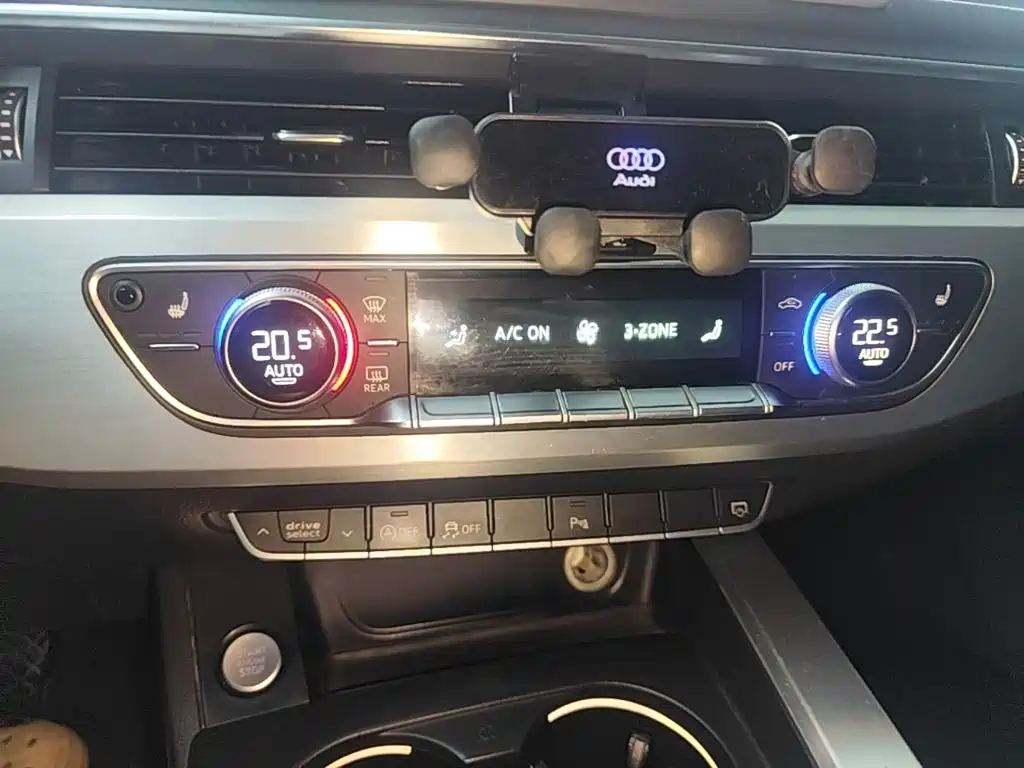 Audi A4L 2017 — фото 13