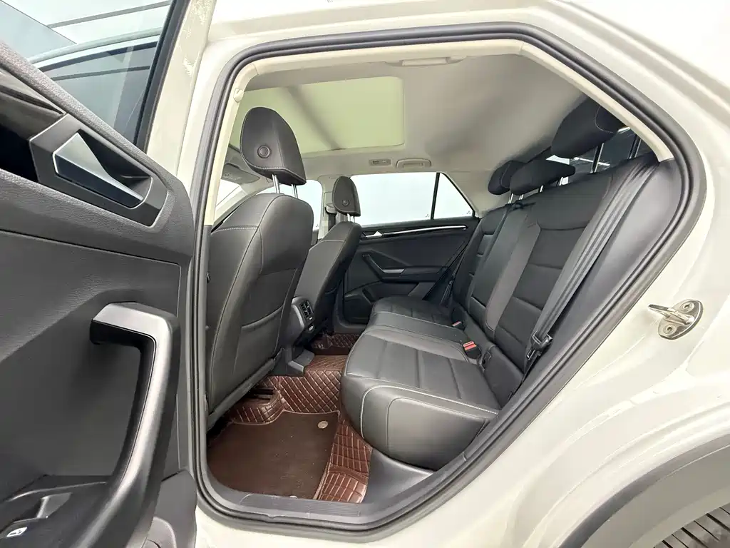 Volkswagen T-Roc 2021 — фото 14