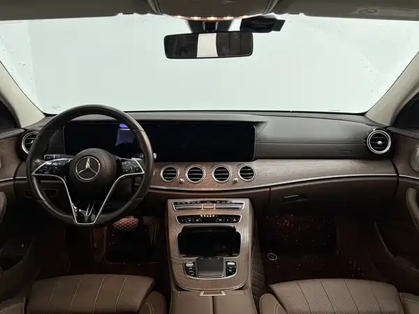 Mercedes-Benz E-Class 2022