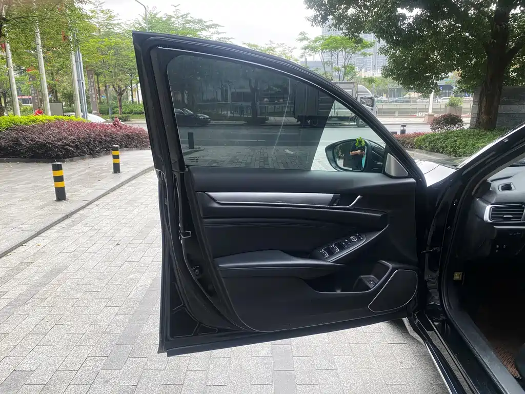 Honda Accord 2023 — фото 12