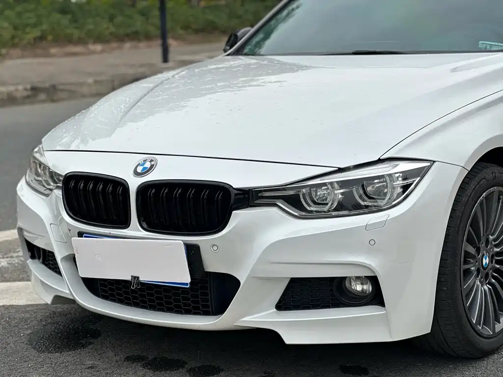 BMW 3 Series 2018 — фото 10
