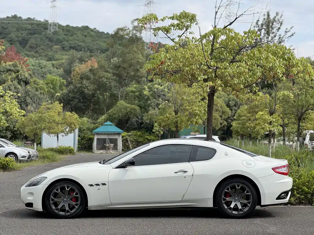 Maserati GranTurismo 2014 — фото 4