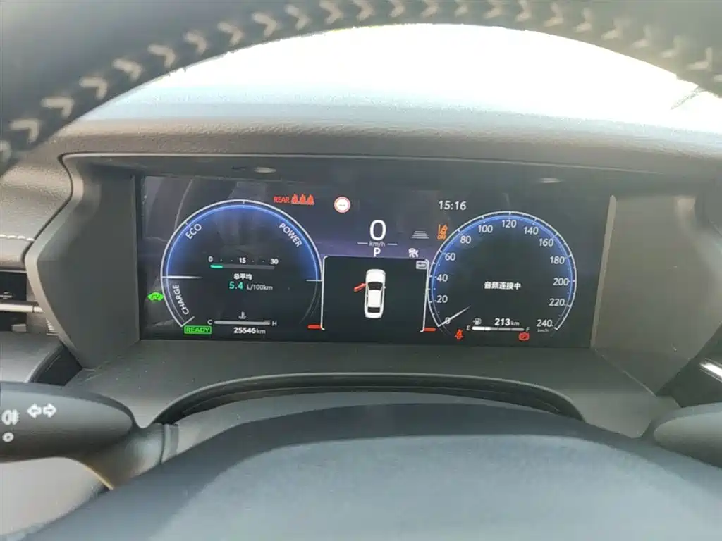 Toyota Camry 2024 — фото 12