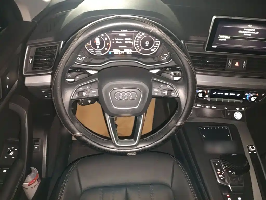 Audi Q5L 2020 — фото 11