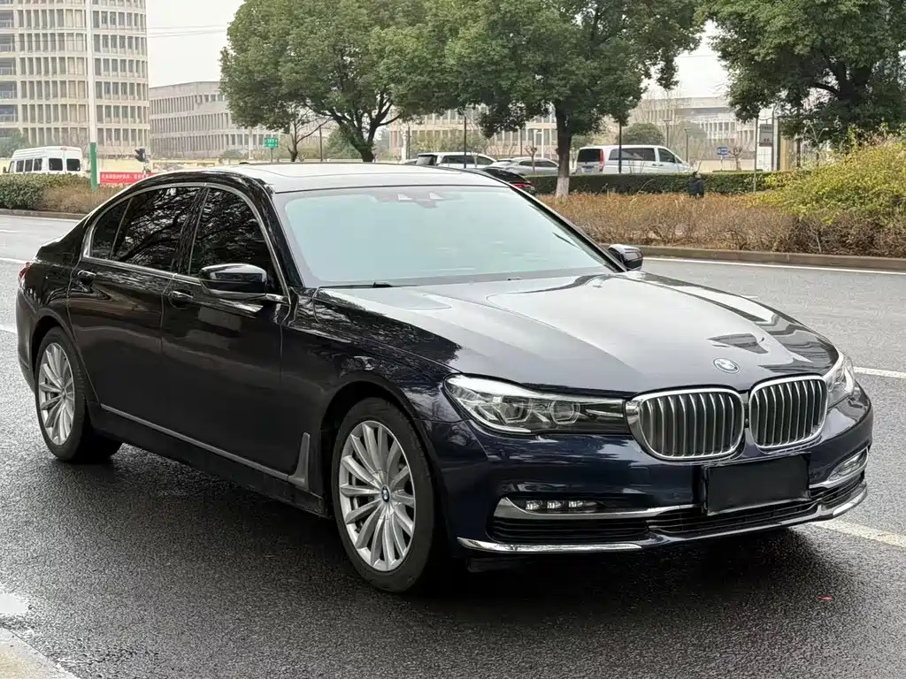 BMW 7 Series 2018 — фото 7