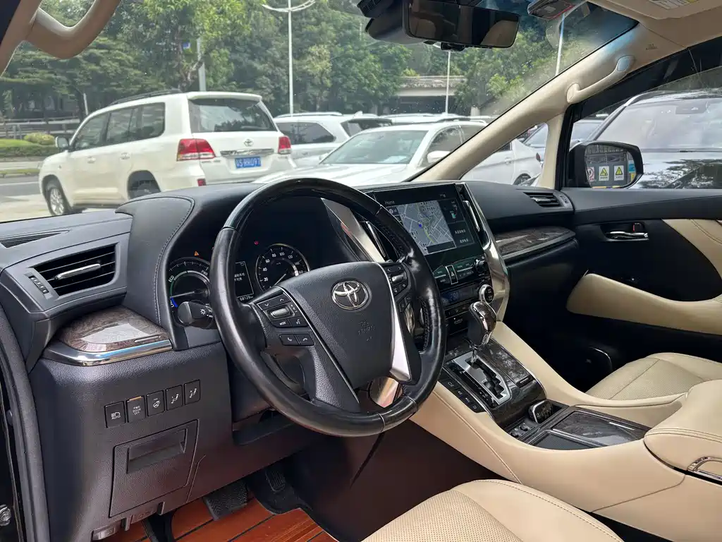 Toyota Vellfire 2021 — фото 18