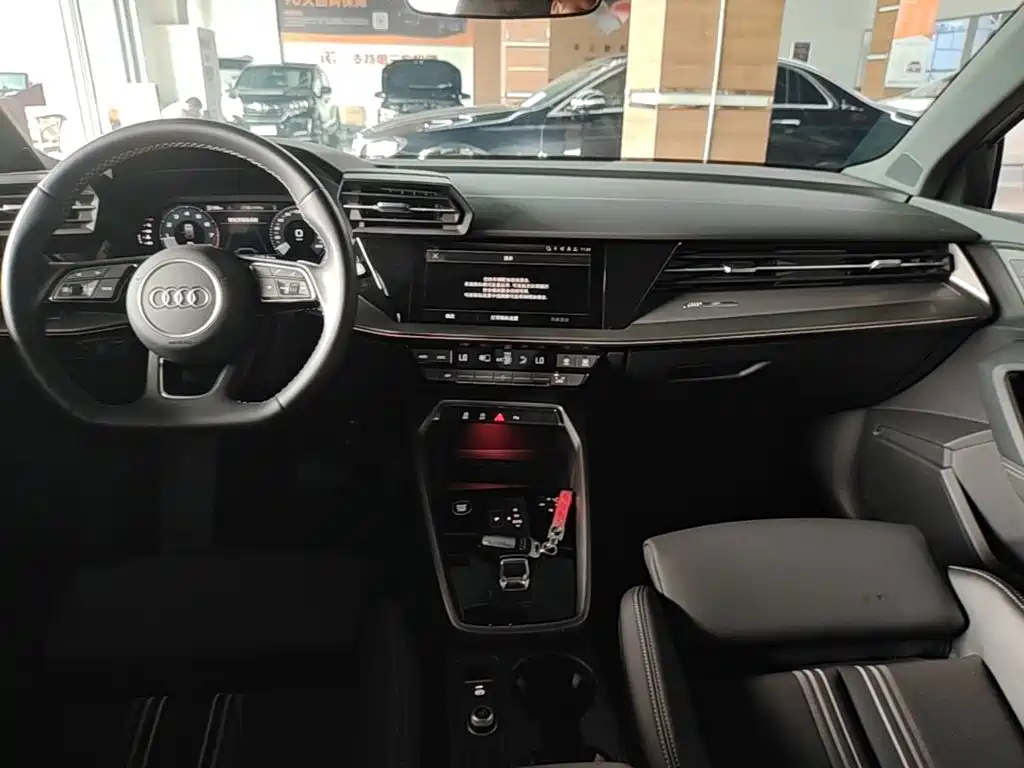 Audi A3 2023 — фото 14