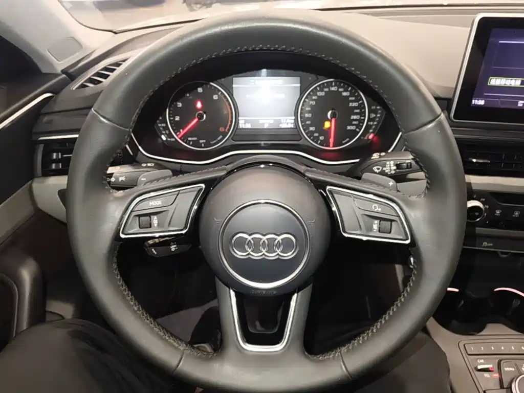 Audi A4L 2017 — фото 11