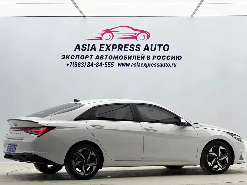 Hyundai Elantra 2023 — фото 4
