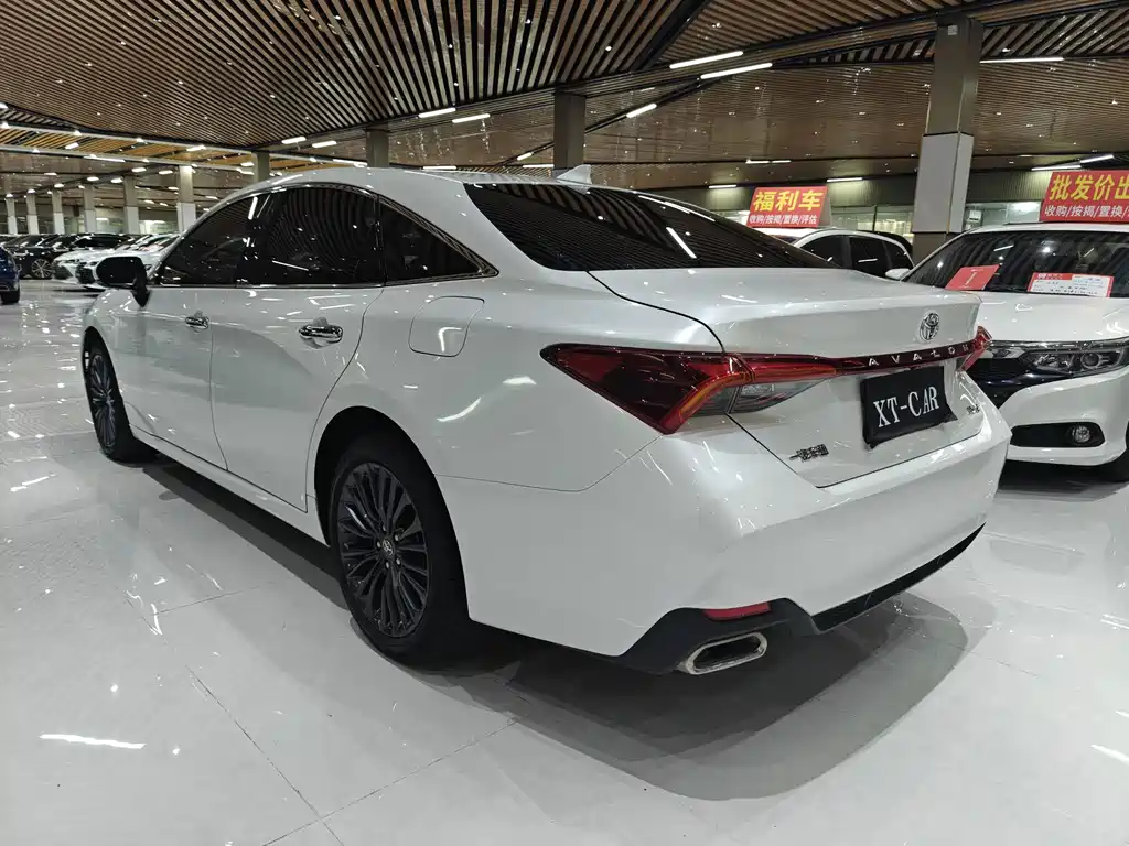 Toyota Avalon 2023 — фото 15
