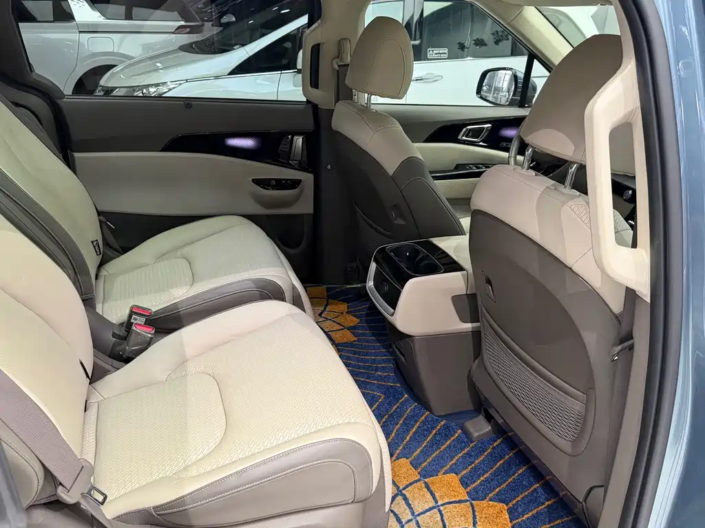 Kia Carnival 2022 — фото 23