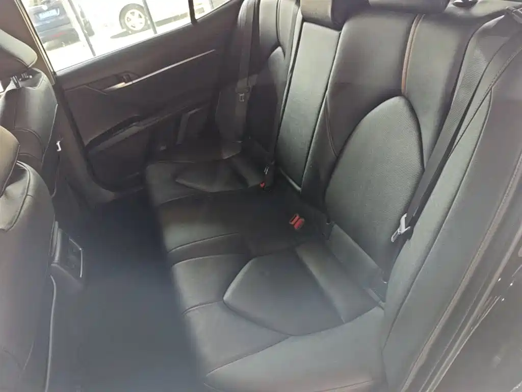 Toyota Camry 2021 — фото 17