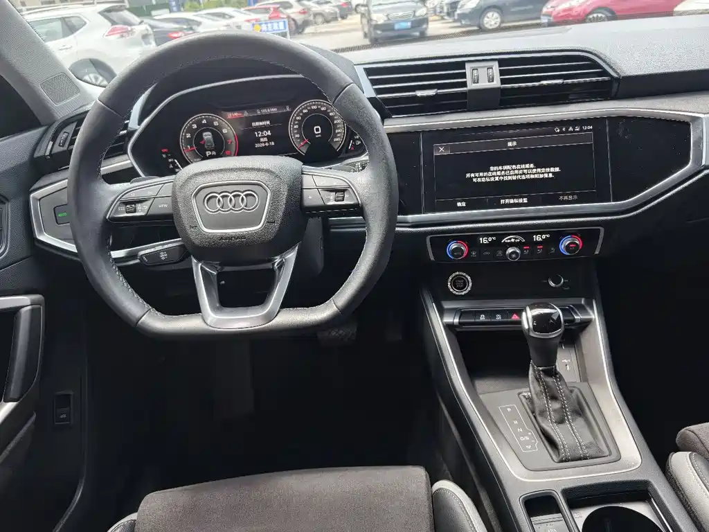 Audi Q3 2023 — фото 12