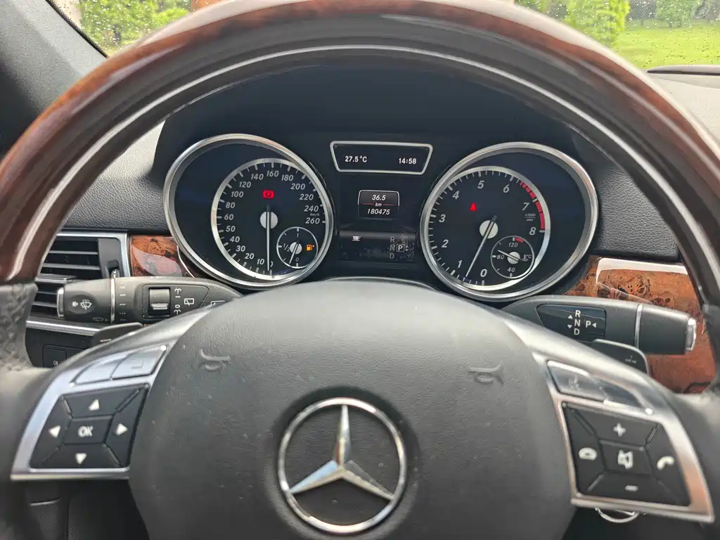 Mercedes-Benz M-Class 2013 — фото 11