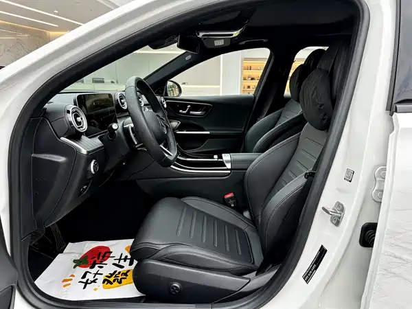 Mercedes-Benz C-Class 2024