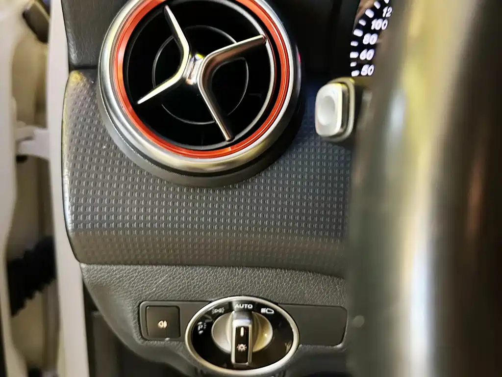 Mercedes-Benz A-Class 2015 — фото 10