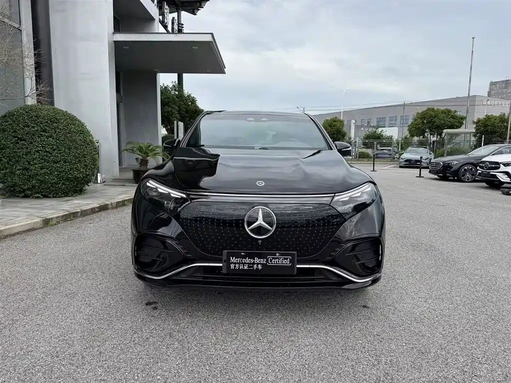 Mercedes-Benz EQS SUV 2026