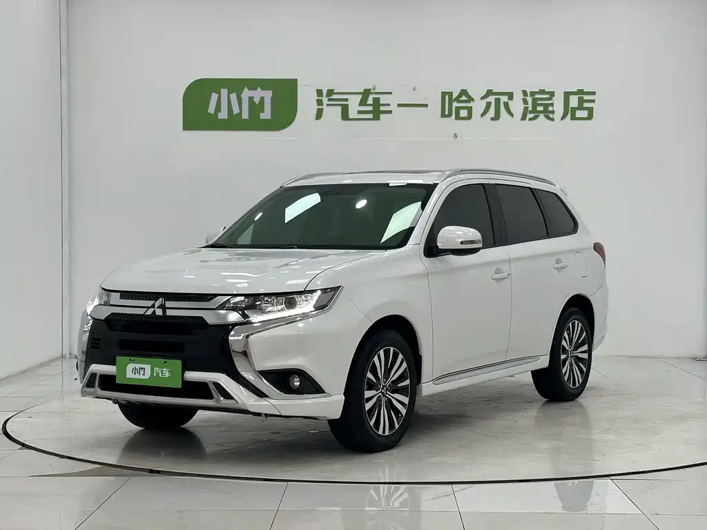 Mitsubishi Outlander 2023