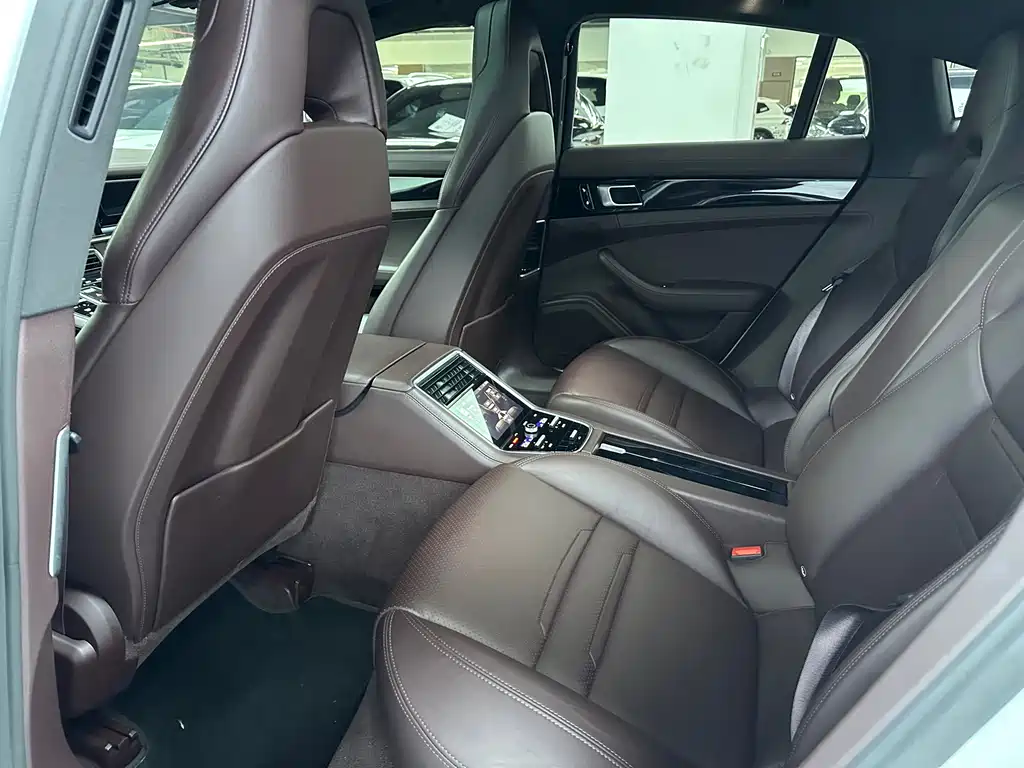 Porsche Panamera 2017 — фото 11