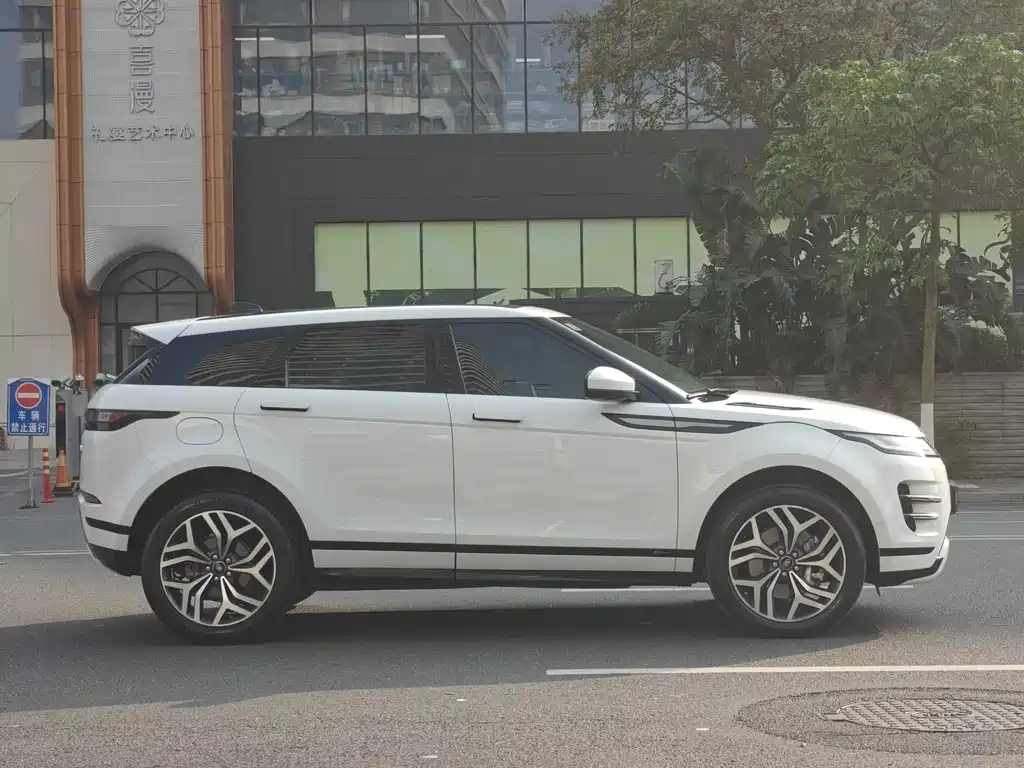 Land Rover Evoque 2021 — фото 7