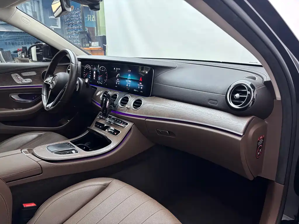 Mercedes-Benz E-Class 2021 — фото 11